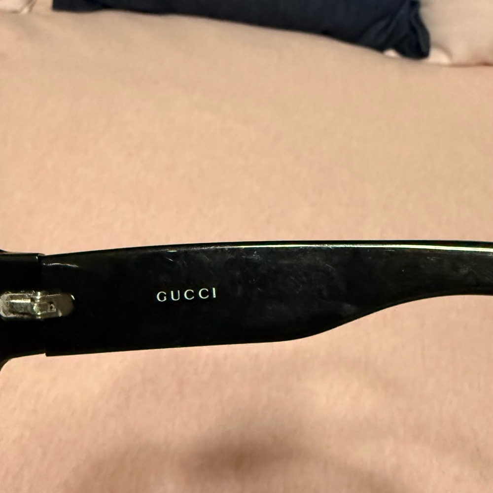 Gucci Black Rectangular Men's Sunglasses with Dark Lenses - Picture 4 of 5